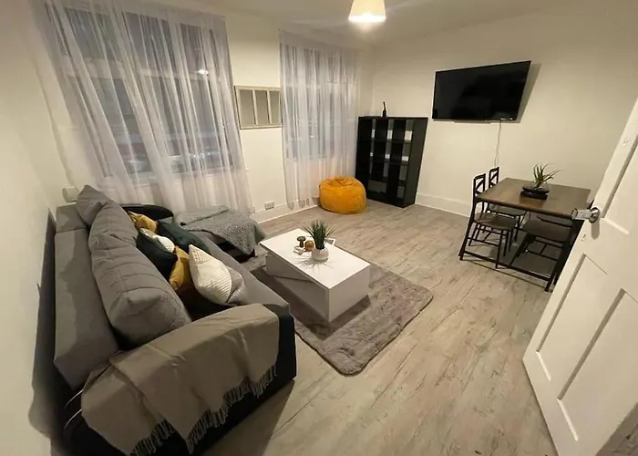 Beautiful 2 Bedroom On Tower Bridge