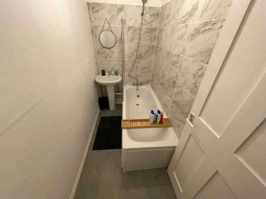 Apartment Beautiful 2 Bedroom On Tower Bridge London